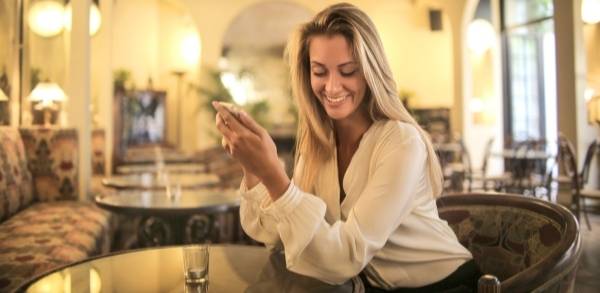 Woman being asked a great online dating question